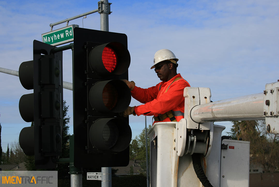 أنواع معدات مراقبة حركة المرور